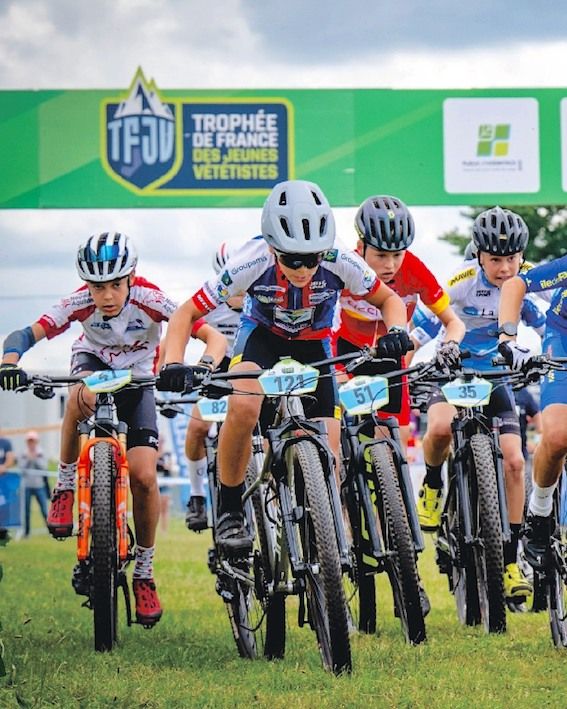 SPECTACULAIRE - Les Jeunes Vététistes à Bagnères-de-Bigorre